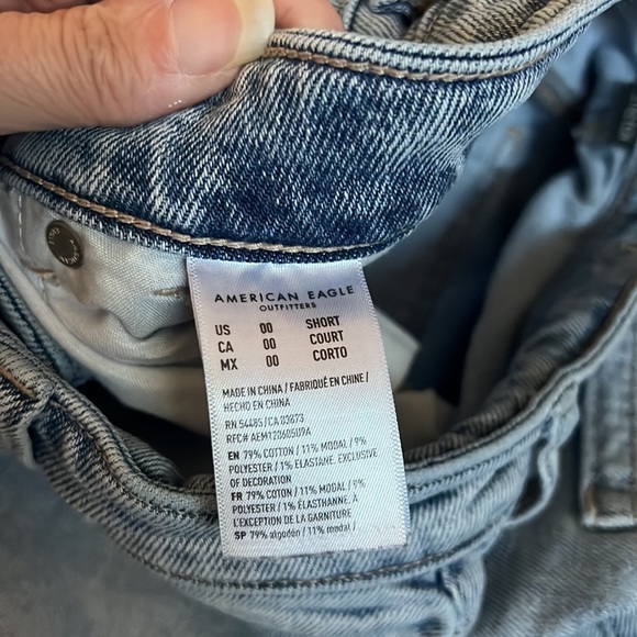 American Eagle jeans, excellent condition. No stains or damage. Size 0. - Picture 3 of 5